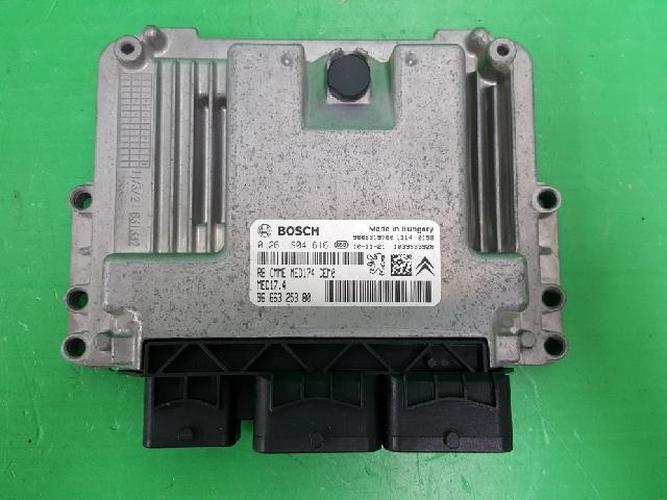 Блок управления двигателем (ECU) Peugeot 5008 (2014)