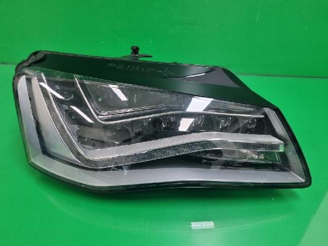 Headlight Right (RH) Audi A8 (2011)