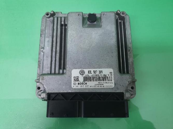 Блок управления двигателем (ECU) Audi A4 (2010)