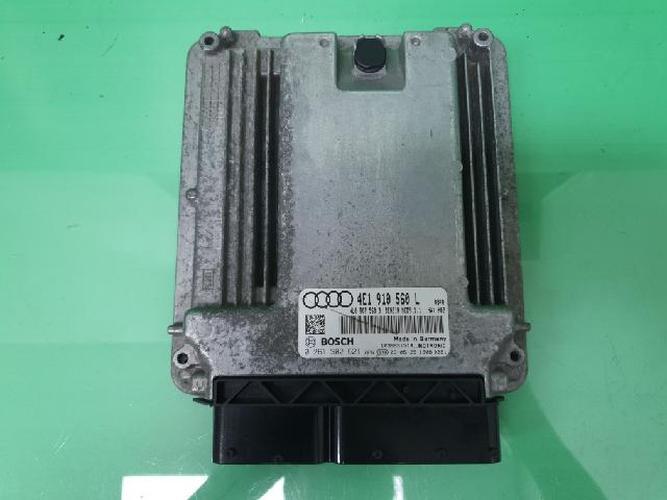 Блок управления двигателем (ECU) Audi A8 (2010)