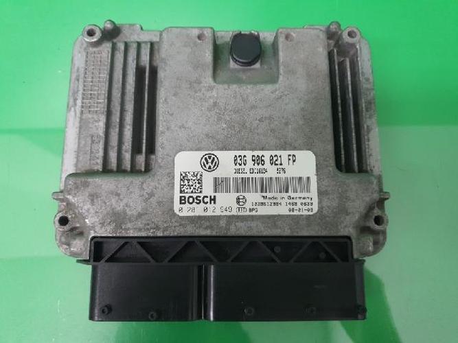 Блок управления двигателем (ECU) Volkswagen Golf (2006)