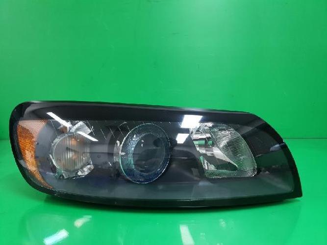 Фара передняя правая Volvo C30 (2010)
