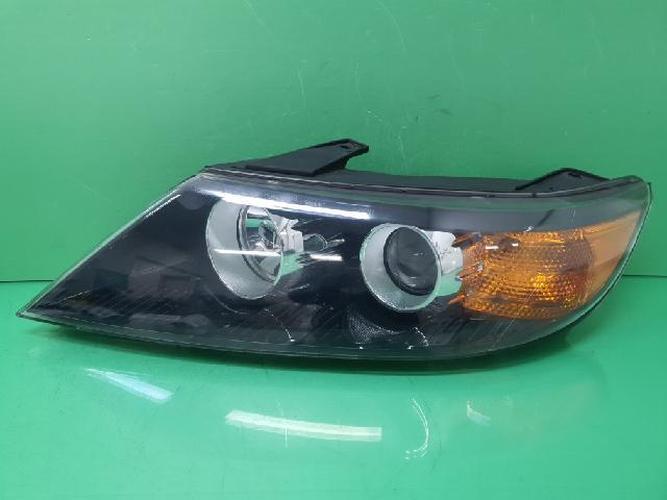 Headlight Left (LH) Kia Sorento (2011–2012)