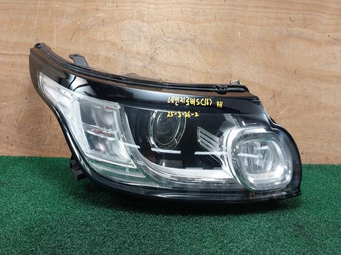 Headlight Right (RH) Land Rover Range Rover (2016)