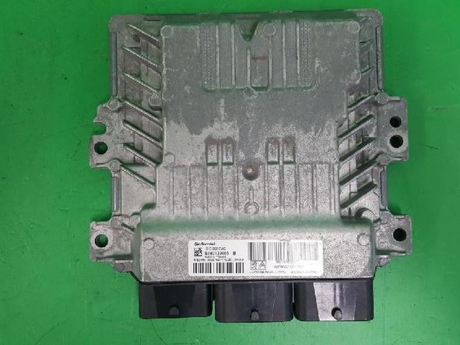 Блок управления двигателем (ECU) Peugeot 308 (2013)