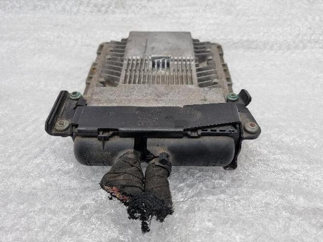 Блок управления двигателем (ECU) Audi A8 (2006)