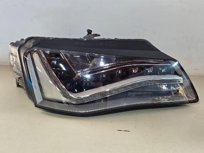 Headlight Right (RH) Audi A8 (2012)