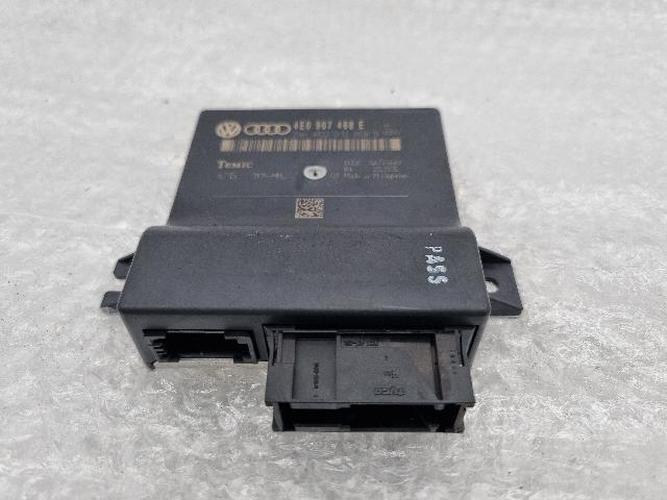 Электронный блок Audi A8 (2006)