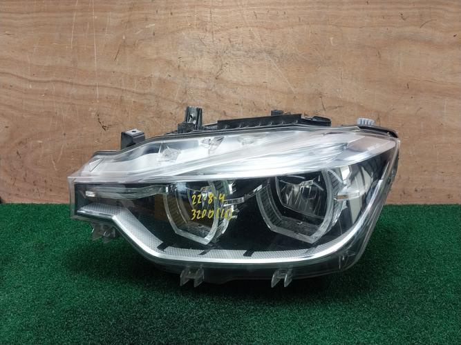 Headlight Left (LH) BMW 3 Series (2016)