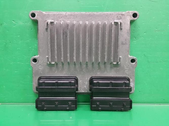 Engine Control Unit (ECU) Hyundai Genesis (2010)