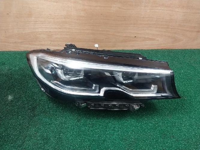 Фара передняя правая BMW 3 Series (2022)