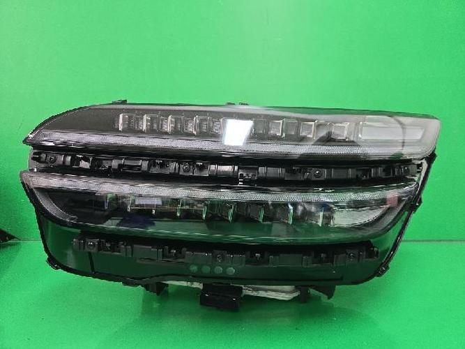 Headlight Left (LH) Genesis GV70 (2025)