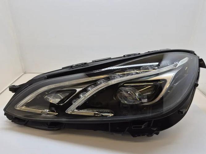 Headlight Left (LH) Mercedes-Benz E-Class (2013–2015)