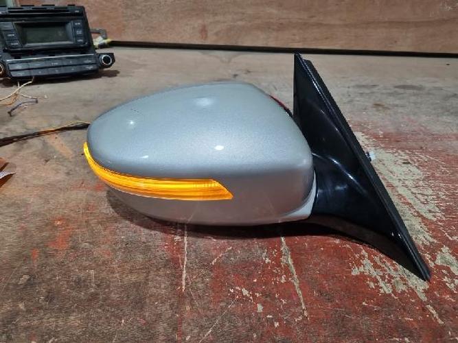 Side Mirror Right (RH) Hyundai Genesis (2012)
