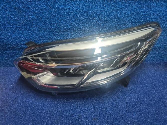 Headlight Left (LH) Renault QM3 (2018)