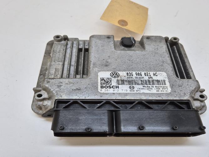 Блок управления двигателем (ECU) Volkswagen Passat (2006)