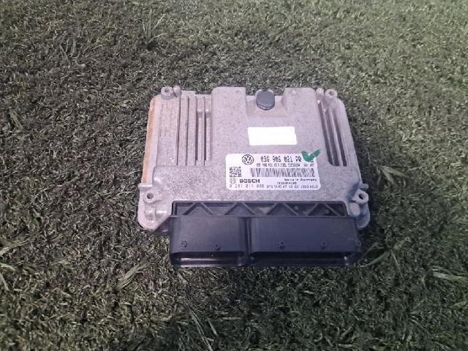Блок управления двигателем (ECU) Volkswagen Golf (2008–2009)