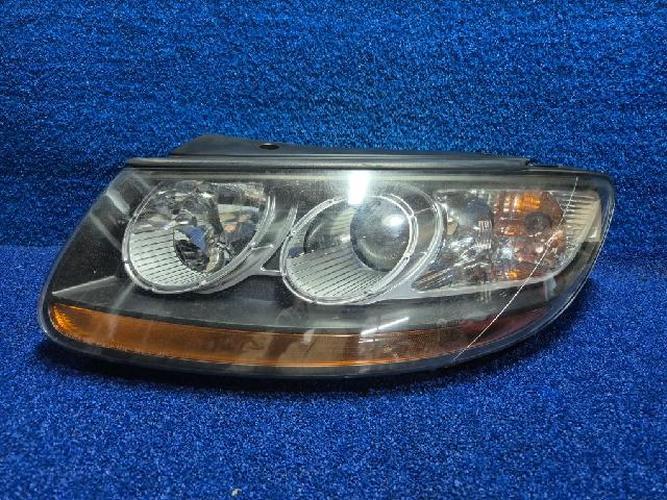 Headlight Left (LH) Hyundai Santa Fe (2010)
