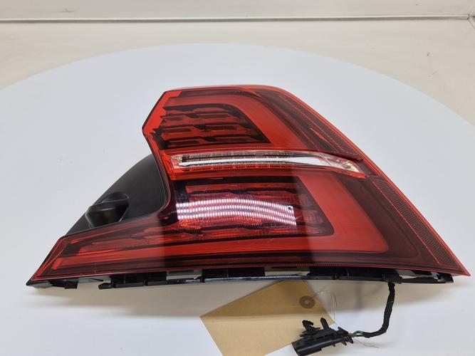 Фонарь задний правый внешний Volvo S60 (2021)