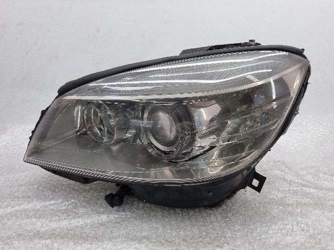Headlight Left (LH) Mercedes-Benz C-Class (2008–2011)