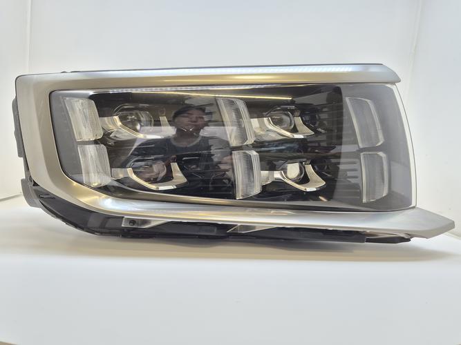 Фара передняя правая Kia Mohave (2021–2023)