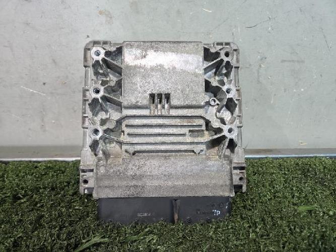 Блок управления двигателем (ECU) Porsche Cayenne (2010)