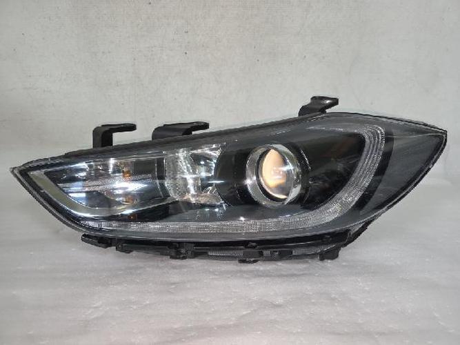 Headlight Left (LH) Hyundai Elantra (2016–2018)