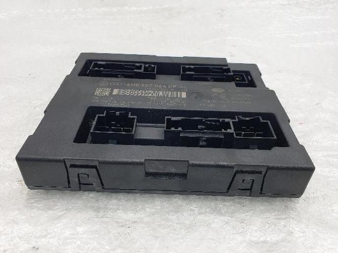 Body Control Module (BCM) Audi A8 (2011)