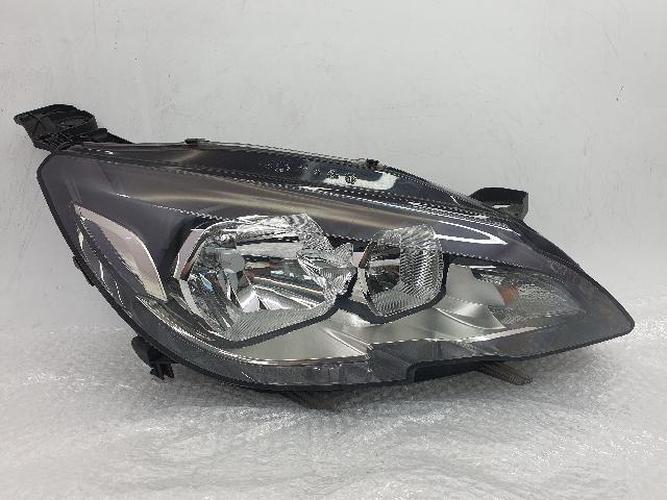 Headlight Right (RH) Peugeot 308 (2015)