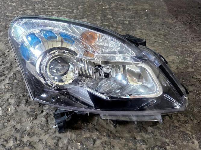 Headlight Left (LH) Renault QM5 (2010)