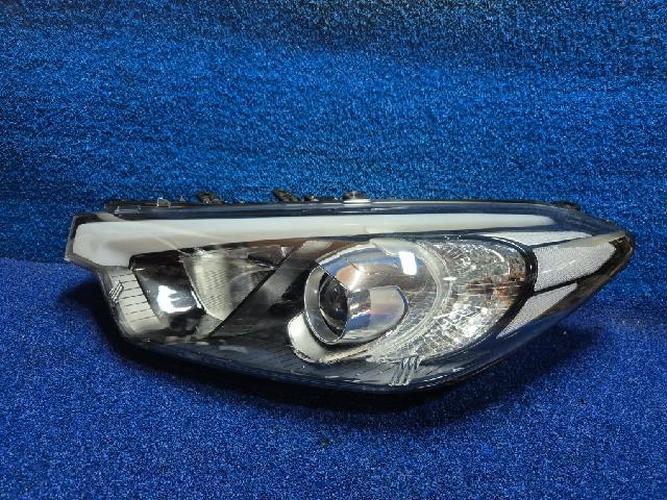 Headlight Left (LH) Kia K3 (2014–2015)