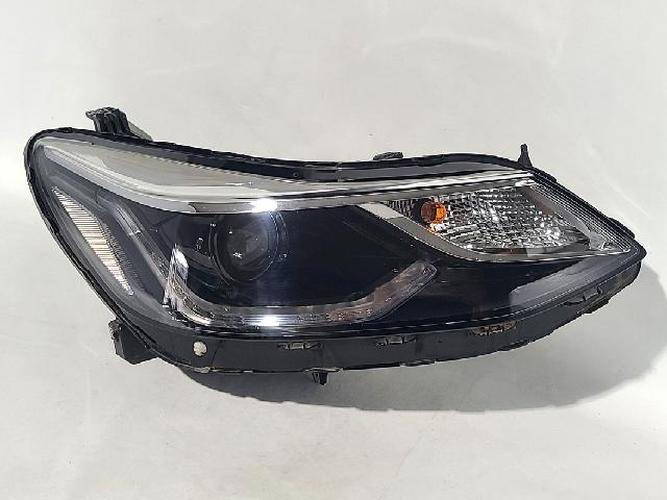 Headlight Right (RH) Chevrolet Cruze (2017)