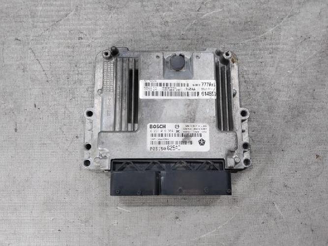 Блок управления двигателем (ECU) Chrysler 300 (2013)