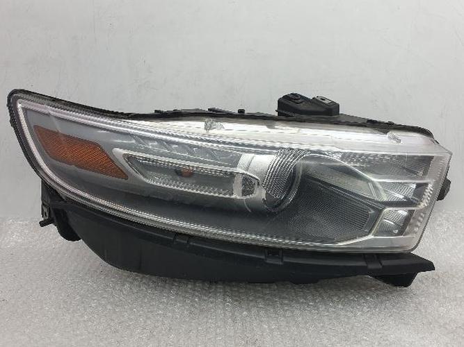 Headlight Right (RH) Ford Taurus (2013)