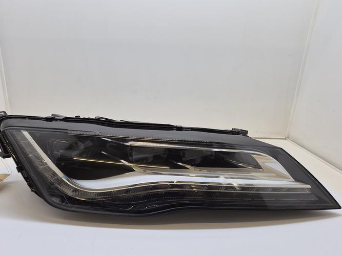 Headlight Right (RH) Audi A7 (2014)