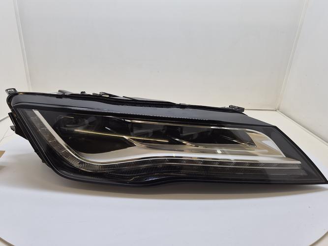 Headlight Right (RH) Audi A7 (2014)