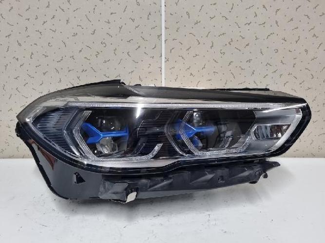 Фара передняя правая BMW X Series (2021–2022)