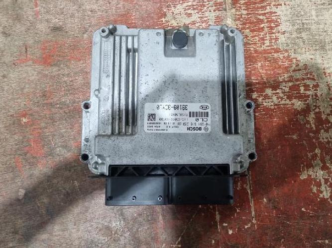 Engine Control Unit (ECU) Kia K7 (2016)