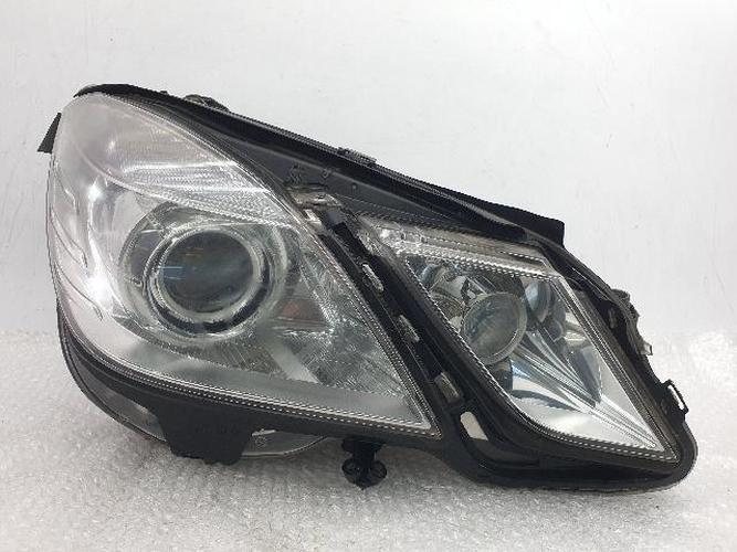 Headlight Right (RH) Mercedes-Benz E-Class (2013)