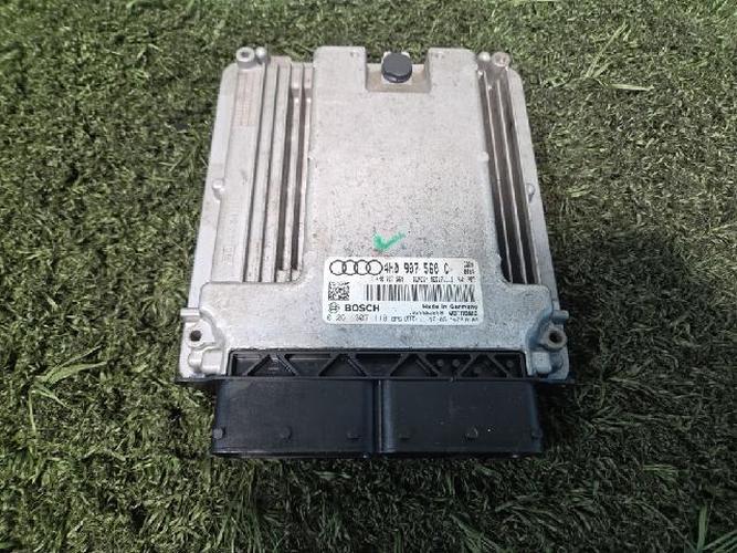 Блок управления двигателем (ECU) Audi A8 (2012)