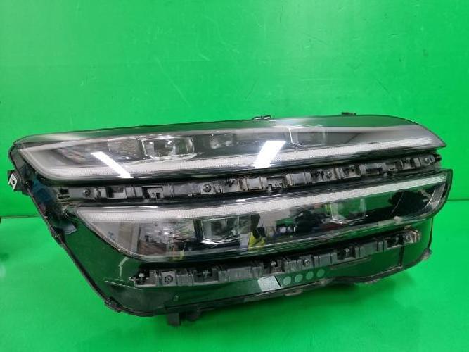 Headlight Right (RH) Genesis GV70 (2023)