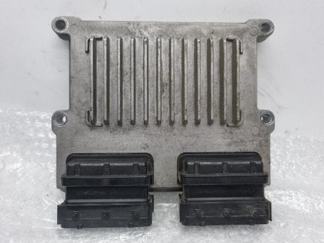 Engine Control Unit (ECU) Kia Carnival (2011)