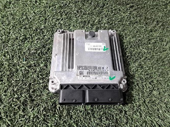 Блок управления двигателем (ECU) Audi A4 (2012)
