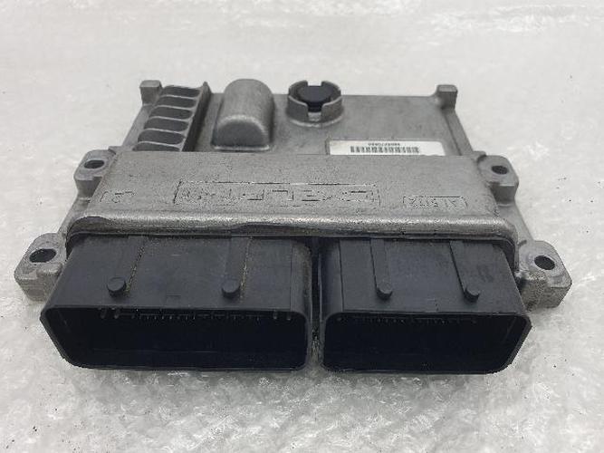 Блок управления двигателем (ECU) Citroen C4 (2014–2015)