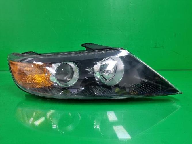 Headlight Right (RH) Kia Sorento (2010)