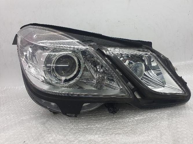 Headlight Right (RH) Mercedes-Benz E-Class (2011)