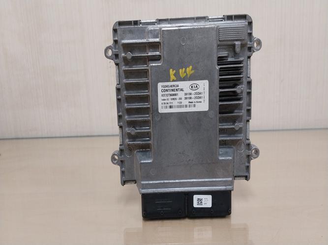 Engine Control Unit (ECU) Kia K7 (2017)