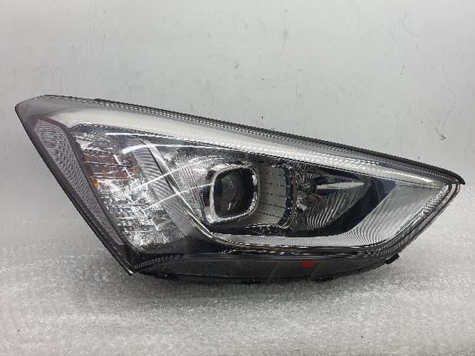 Фара передняя правая Hyundai Santa Fe (2013)