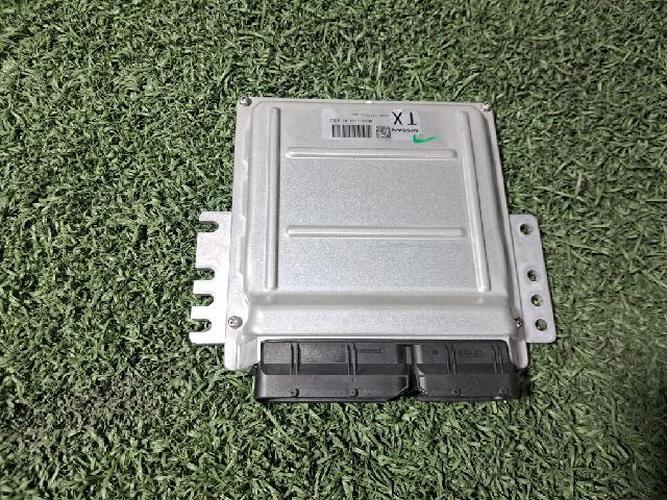 Блок управления двигателем (ECU) Nissan Juke (2006)