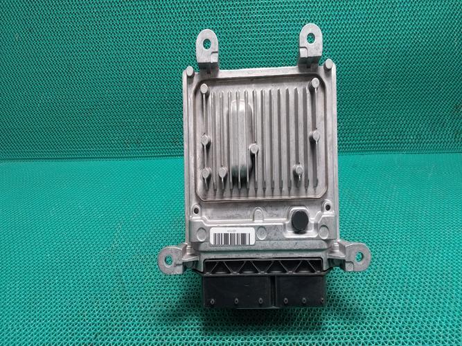 Блок управления двигателем (ECU) Mercedes-Benz E-Class (2015–2016)